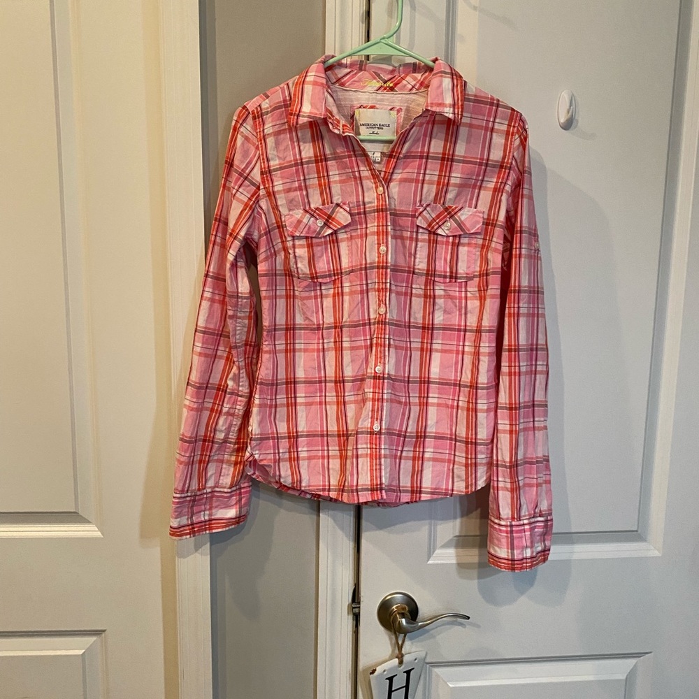 American Eagle Classic Pink Plaid Button Down